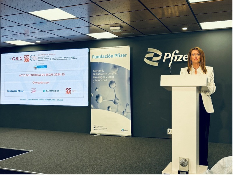 entrega_de_becas_2024-2025_img1