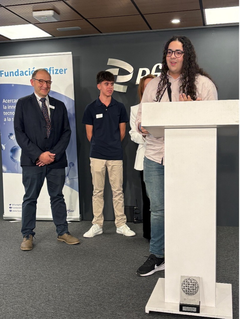 entrega_de_becas_2024-2025_img6